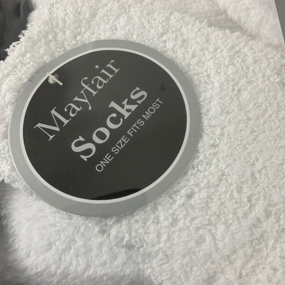 Mayfair Ladies 2-Piece Bathrobe Set with Plush Robe & Socks One Size New in Box - Picture 6 of 9